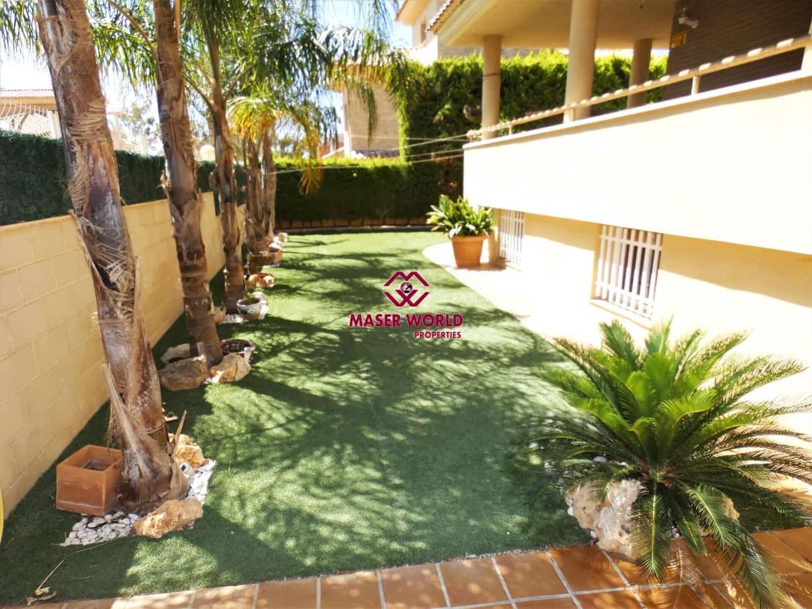 5 bedroom Villa for sale in Bolnuevo with pool garage - € 840,000 (Ref: 9470649)