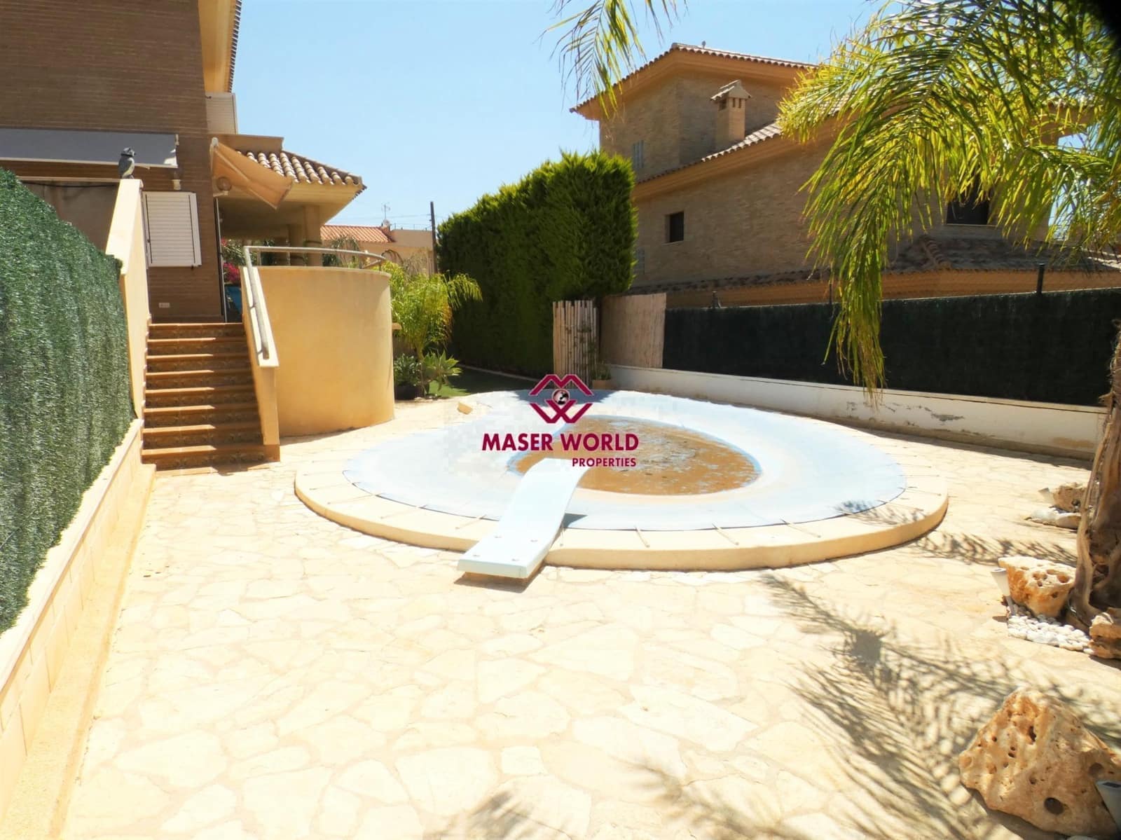 5 bedroom Villa for sale in Bolnuevo with pool garage - € 840,000 (Ref: 9470649)