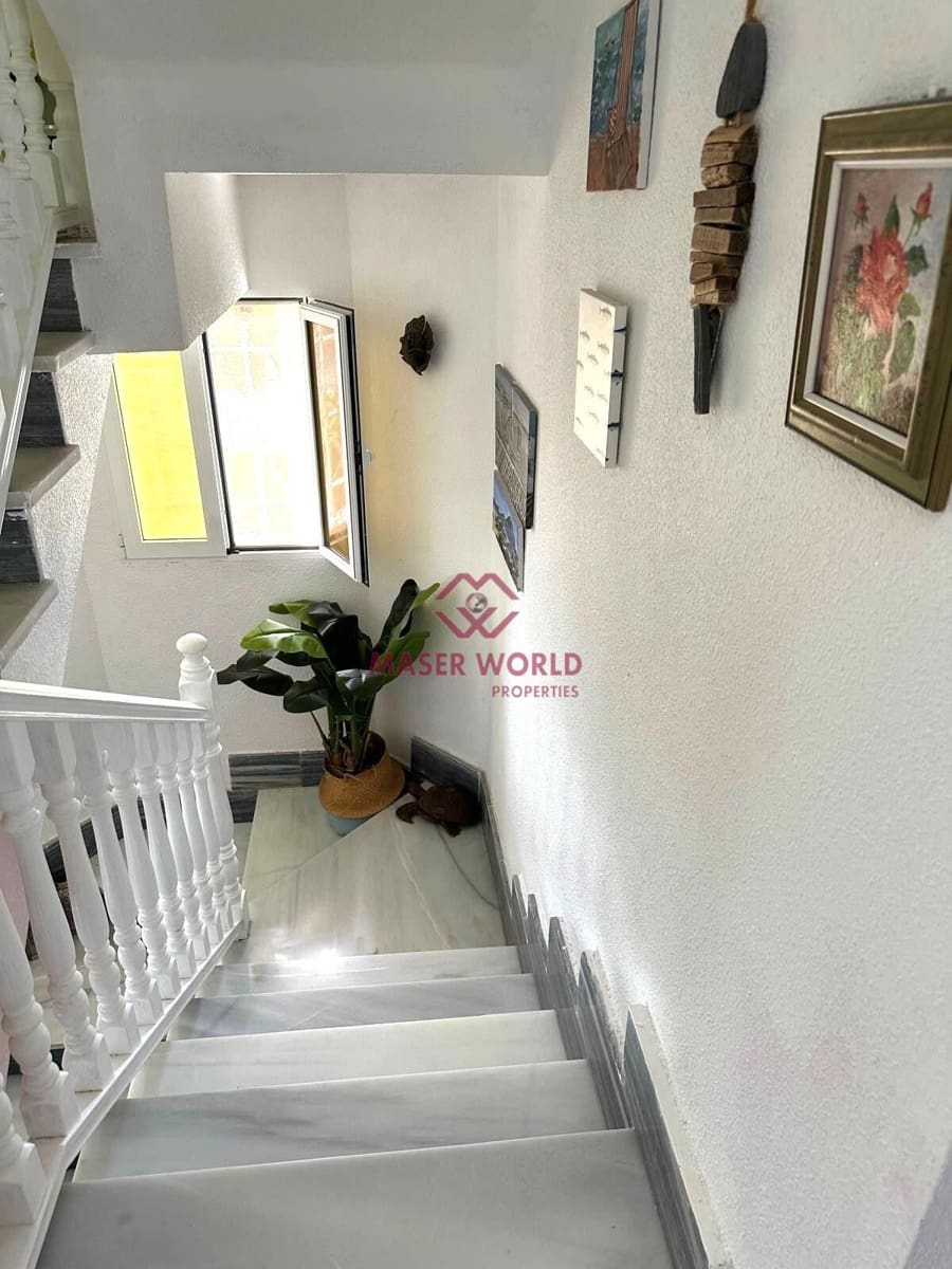 4 bedroom Apartment for sale in Puerto de Mazarron with pool garage - € 350,000 (Ref: 9491274)