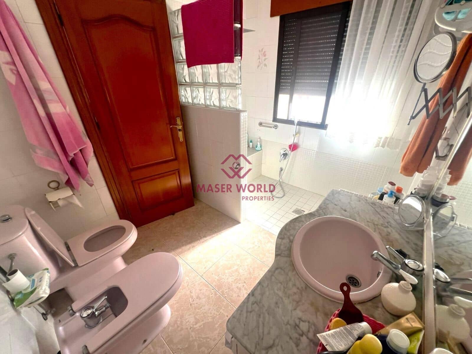 5 bedroom Villa for sale in Isla Plana with pool garage - € 600,000 (Ref: 9502202)