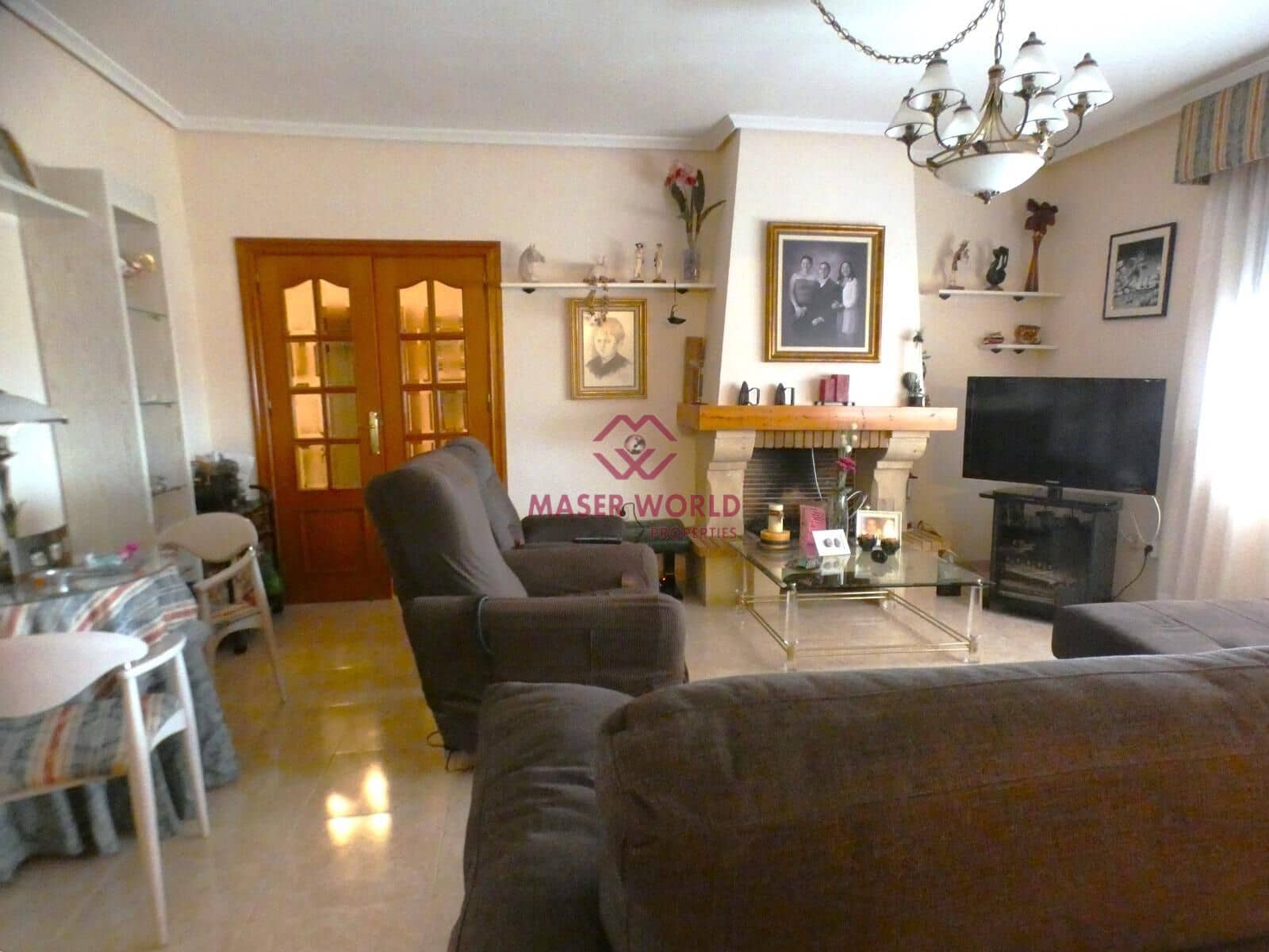 5 bedroom Villa for sale in Isla Plana with pool garage - € 600,000 (Ref: 9502202)