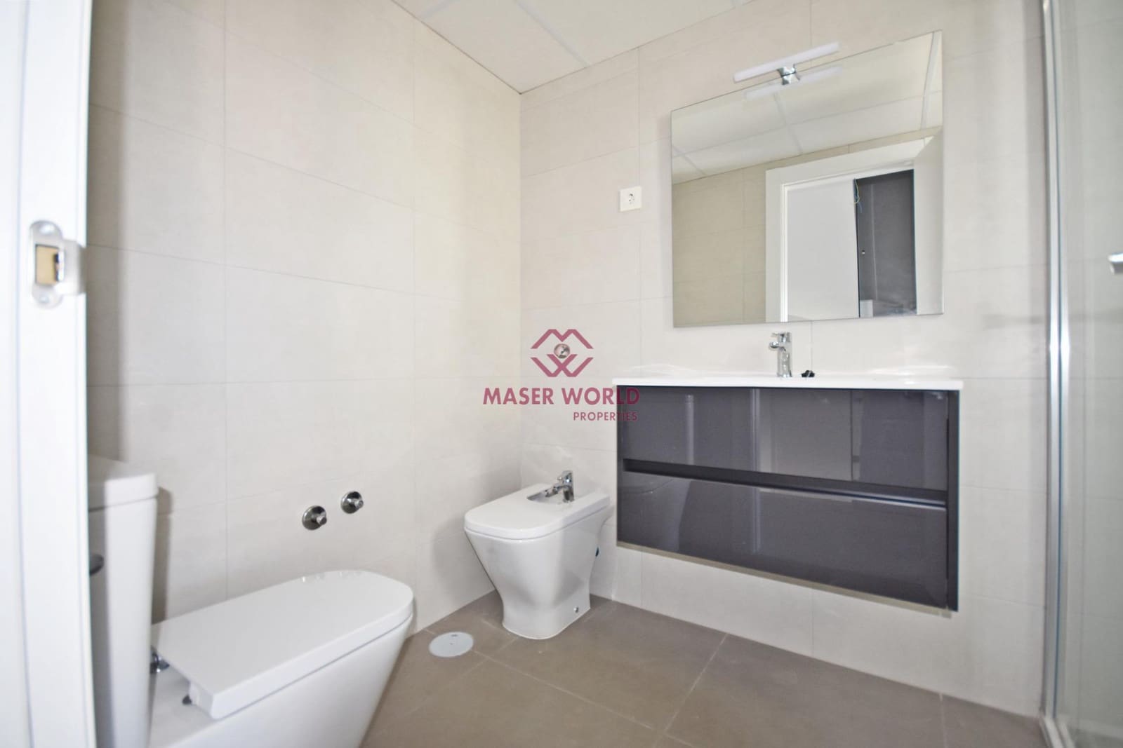 3 soveværelse Semi-Rækkehus til salg i Alamillo med swimmingpool - € 294.000 (Ref: 9548113)