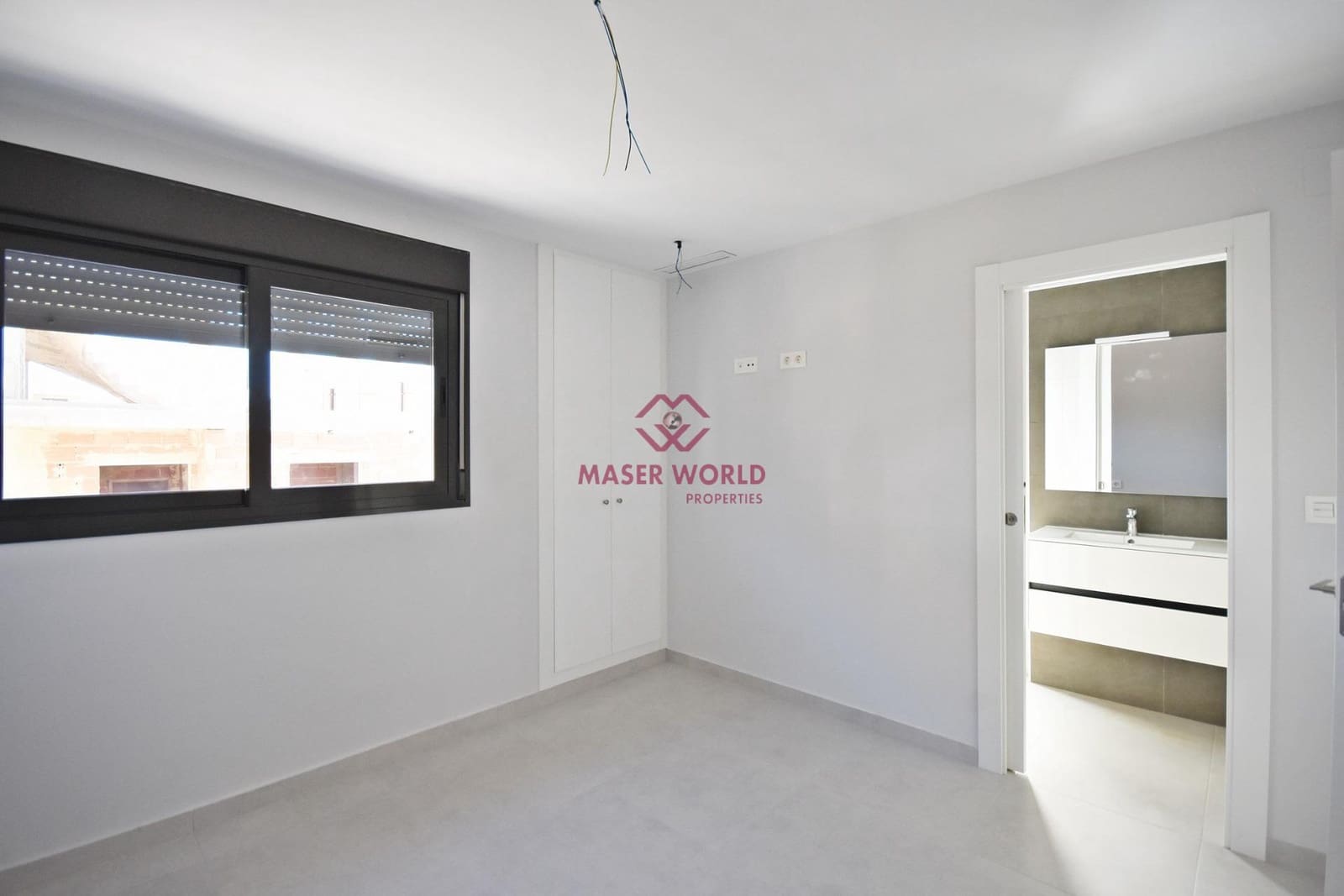 3 soveværelse Semi-Rækkehus til salg i Alamillo med swimmingpool - € 294.000 (Ref: 9548113)