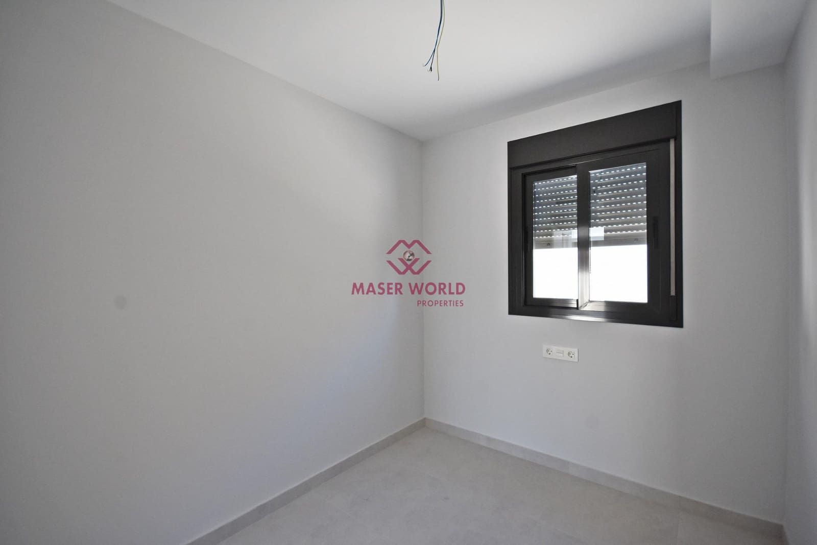 3 soveværelse Semi-Rækkehus til salg i Alamillo med swimmingpool - € 294.000 (Ref: 9548113)