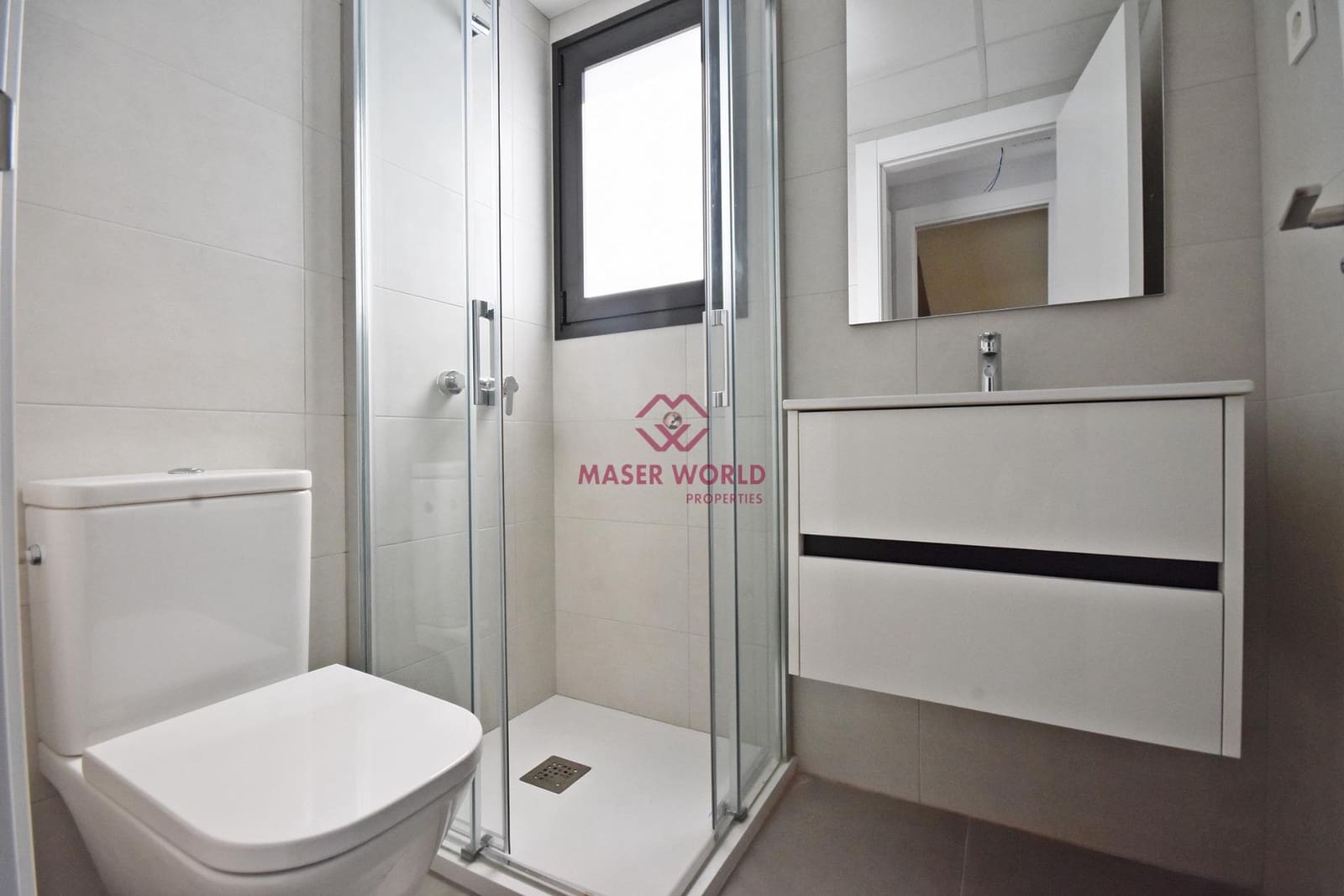 3 soveværelse Semi-Rækkehus til salg i Alamillo med swimmingpool - € 294.000 (Ref: 9548113)