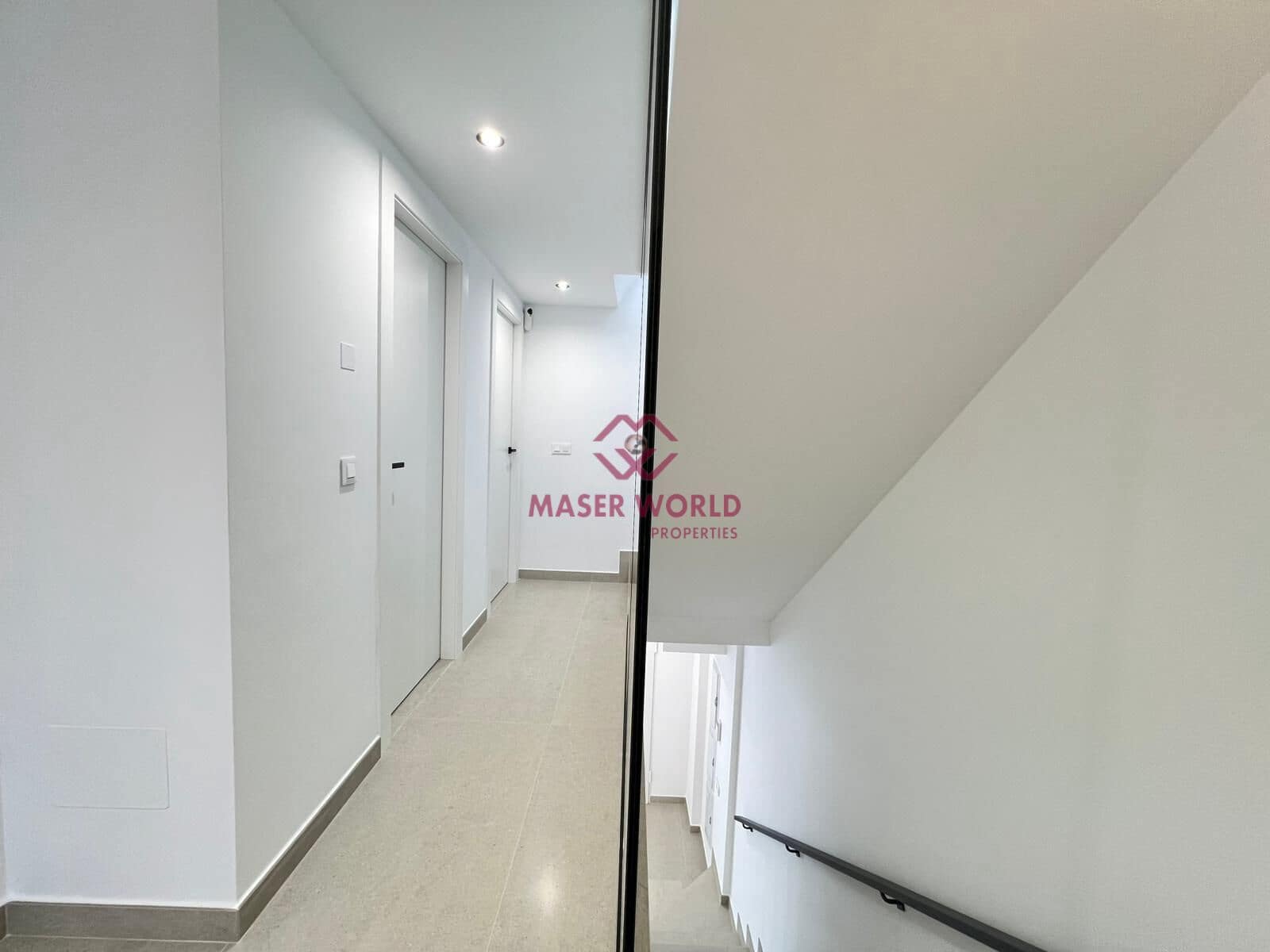 3 bedroom Semi-detached Villa for sale in Benferri with garage - € 298,000 (Ref: 9548114)