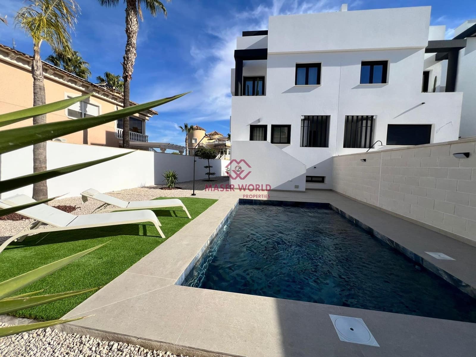 3 bedroom Semi-detached Villa for sale in Benferri with garage - € 298,000 (Ref: 9548114)