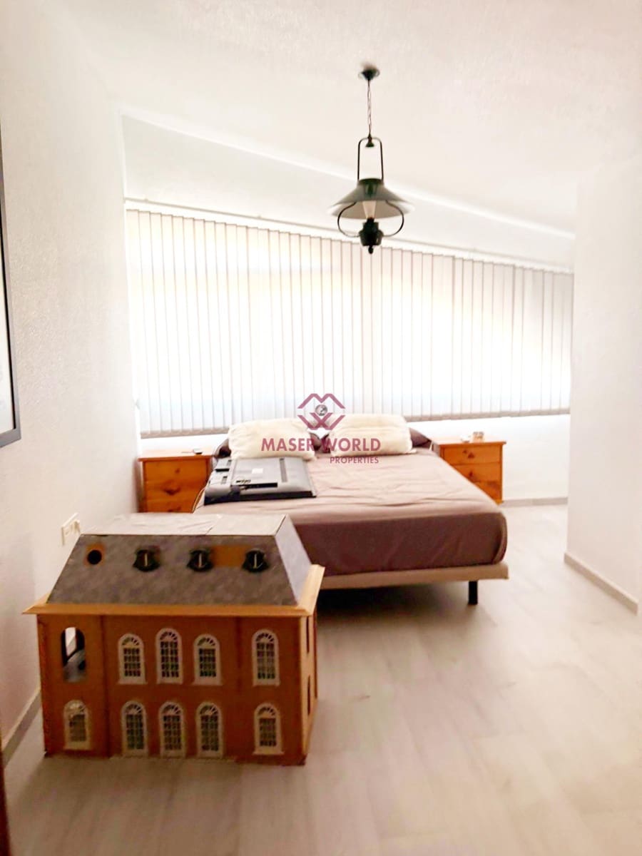 4 bedroom Villa for sale in Puerto de Mazarron with pool - € 305,000 (Ref: 9604915)