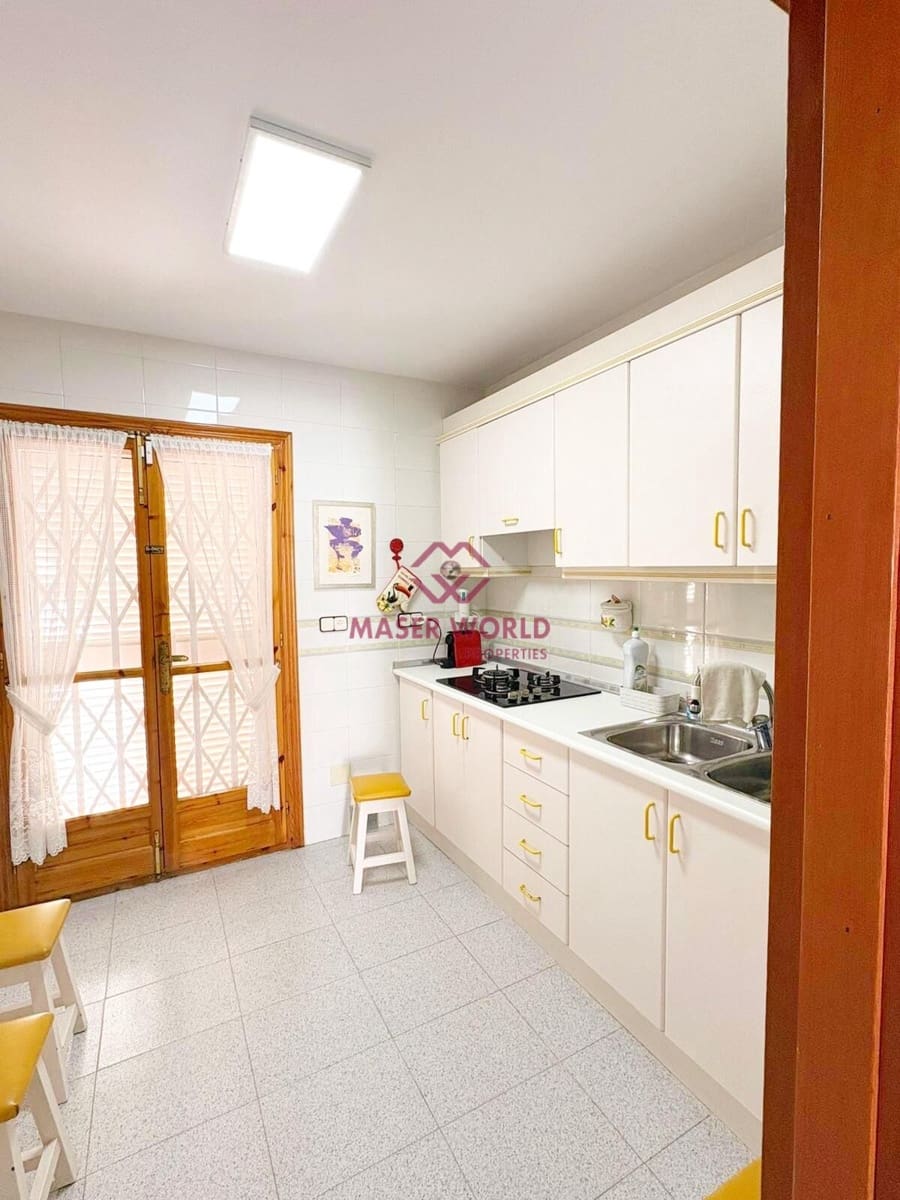 4 bedroom Villa for sale in Puerto de Mazarron with pool - € 305,000 (Ref: 9604915)