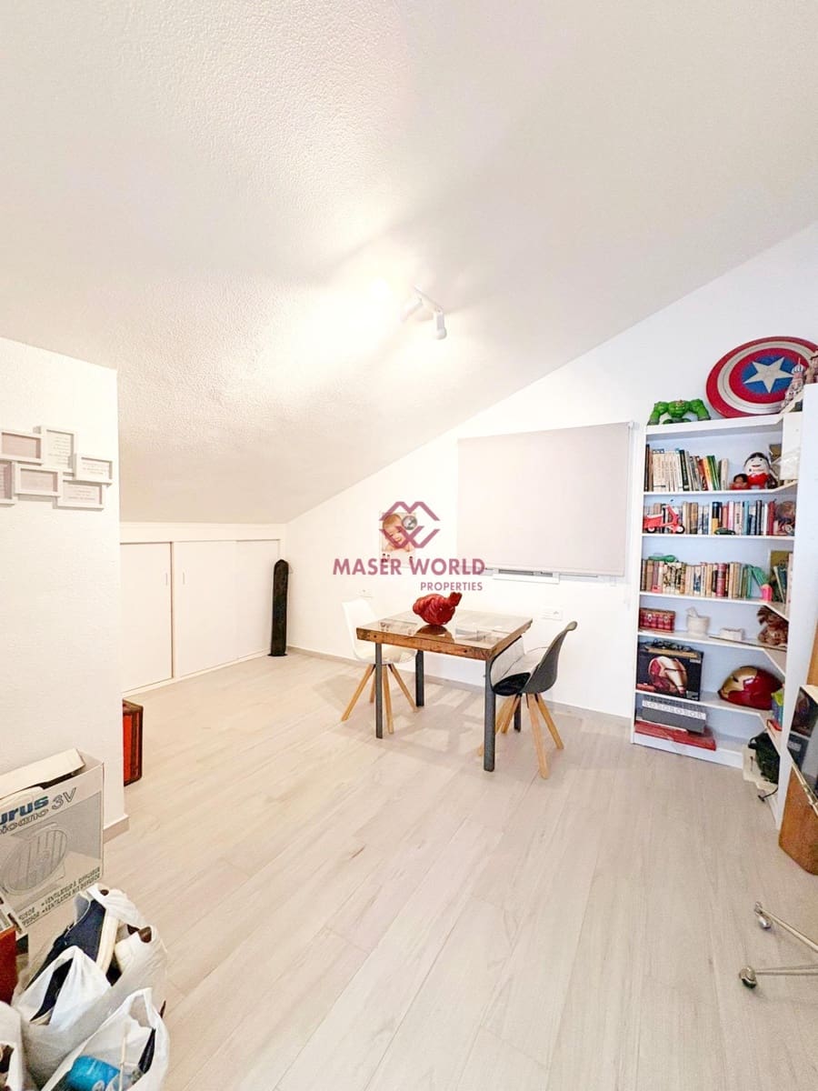 4 bedroom Villa for sale in Puerto de Mazarron with pool - € 305,000 (Ref: 9604915)