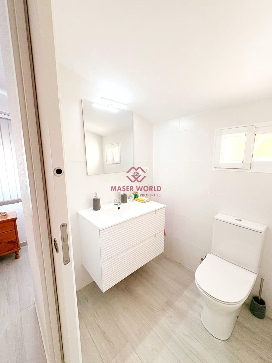 4 bedroom Villa for sale in Puerto de Mazarron with pool - € 305,000 (Ref: 9604915)