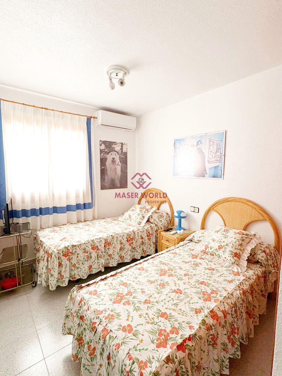 4 bedroom Villa for sale in Puerto de Mazarron with pool - € 305,000 (Ref: 9604915)