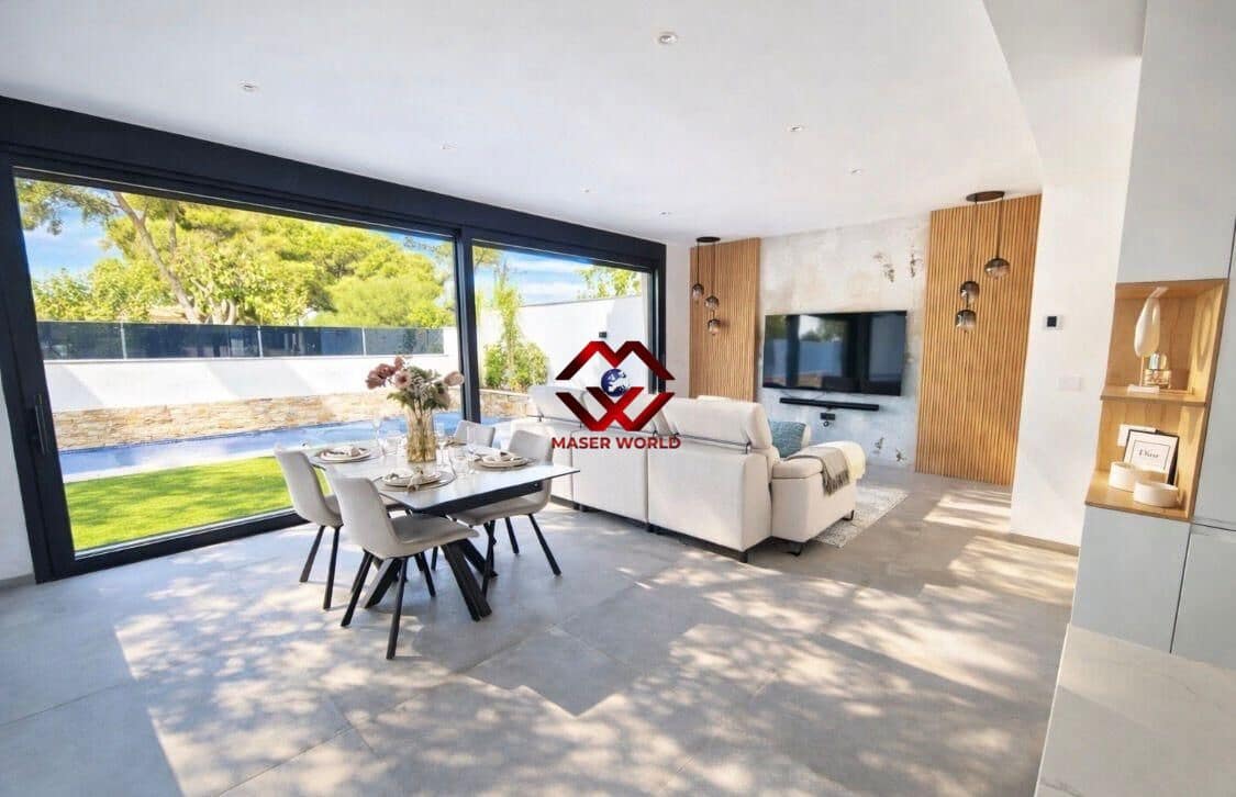 Chalet de 4 habitaciones en Santiago de la Ribera en venta con piscina garaje - 699.900 € (Ref: 9651868)