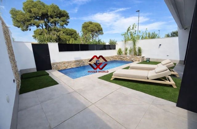 Chalet de 4 habitaciones en Santiago de la Ribera, San Javier en venta con piscina garaje - 699.900 € (Ref: 9651868)