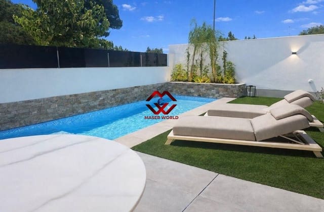 Chalet de 4 habitaciones en Santiago de la Ribera, San Javier en venta con piscina garaje - 699.900 € (Ref: 9651868)