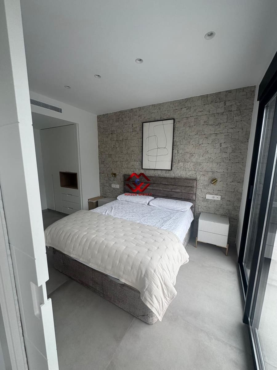 Chalet de 4 habitaciones en Santiago de la Ribera en venta con piscina garaje - 699.900 € (Ref: 9651868)