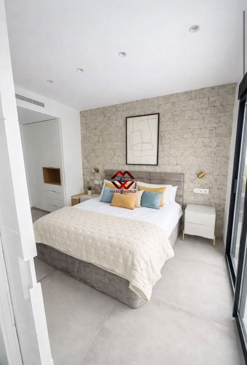 Chalet de 4 habitaciones en Santiago de la Ribera en venta con piscina garaje - 699.900 € (Ref: 9651868)