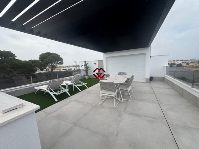 Chalet de 4 habitaciones en Santiago de la Ribera, San Javier en venta con piscina garaje - 699.900 € (Ref: 9651868)