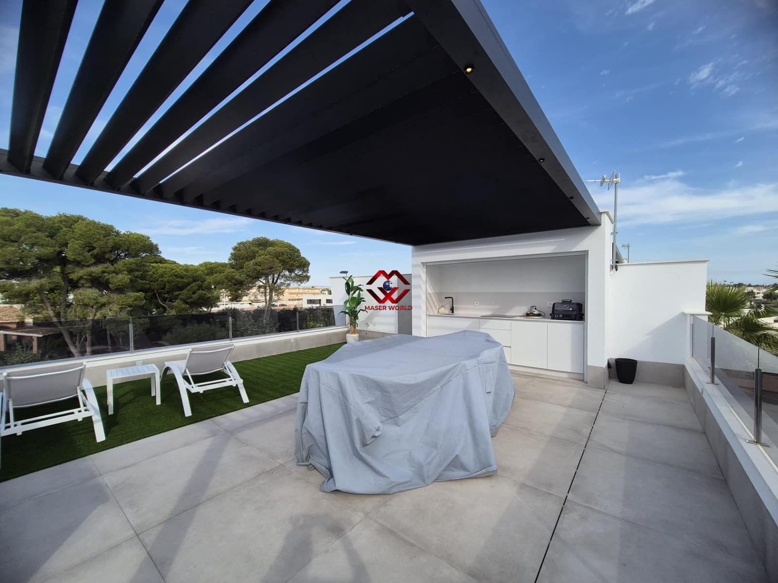 Chalet de 4 habitaciones en Santiago de la Ribera en venta con piscina garaje - 699.900 € (Ref: 9651868)