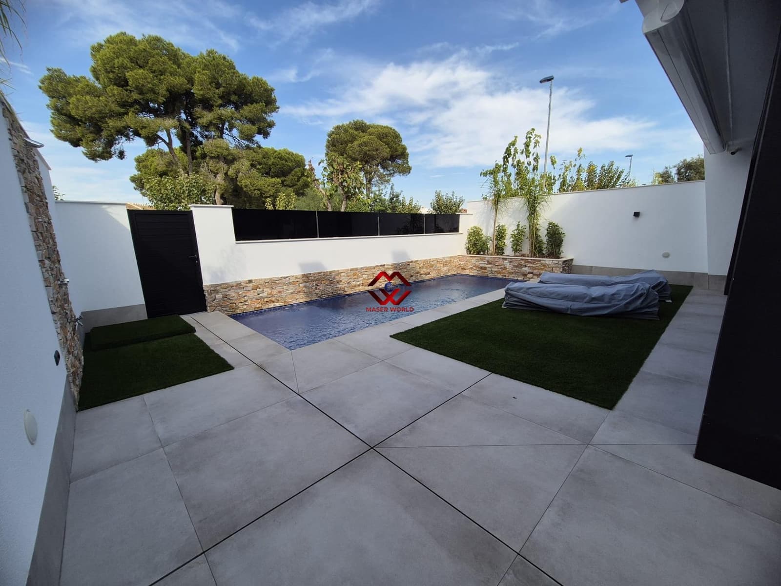 Chalet de 4 habitaciones en Santiago de la Ribera en venta con piscina garaje - 699.900 € (Ref: 9651868)