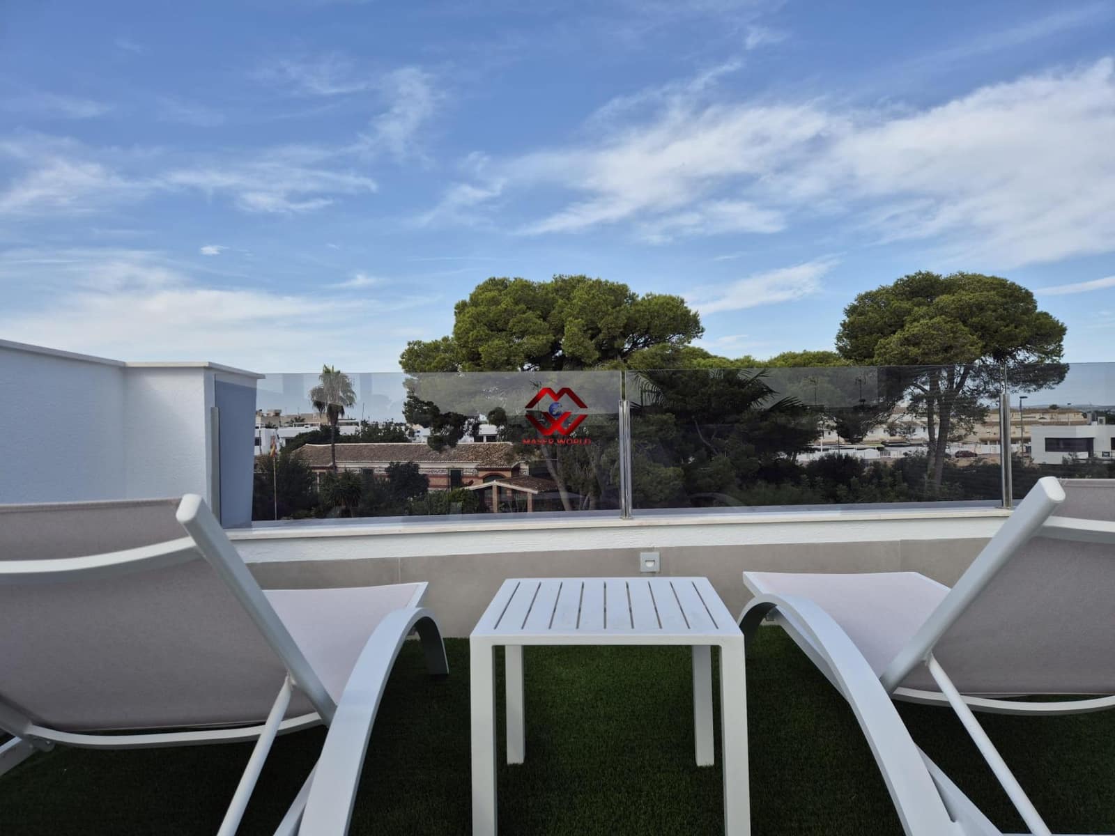 Chalet de 4 habitaciones en Santiago de la Ribera en venta con piscina garaje - 699.900 € (Ref: 9651868)