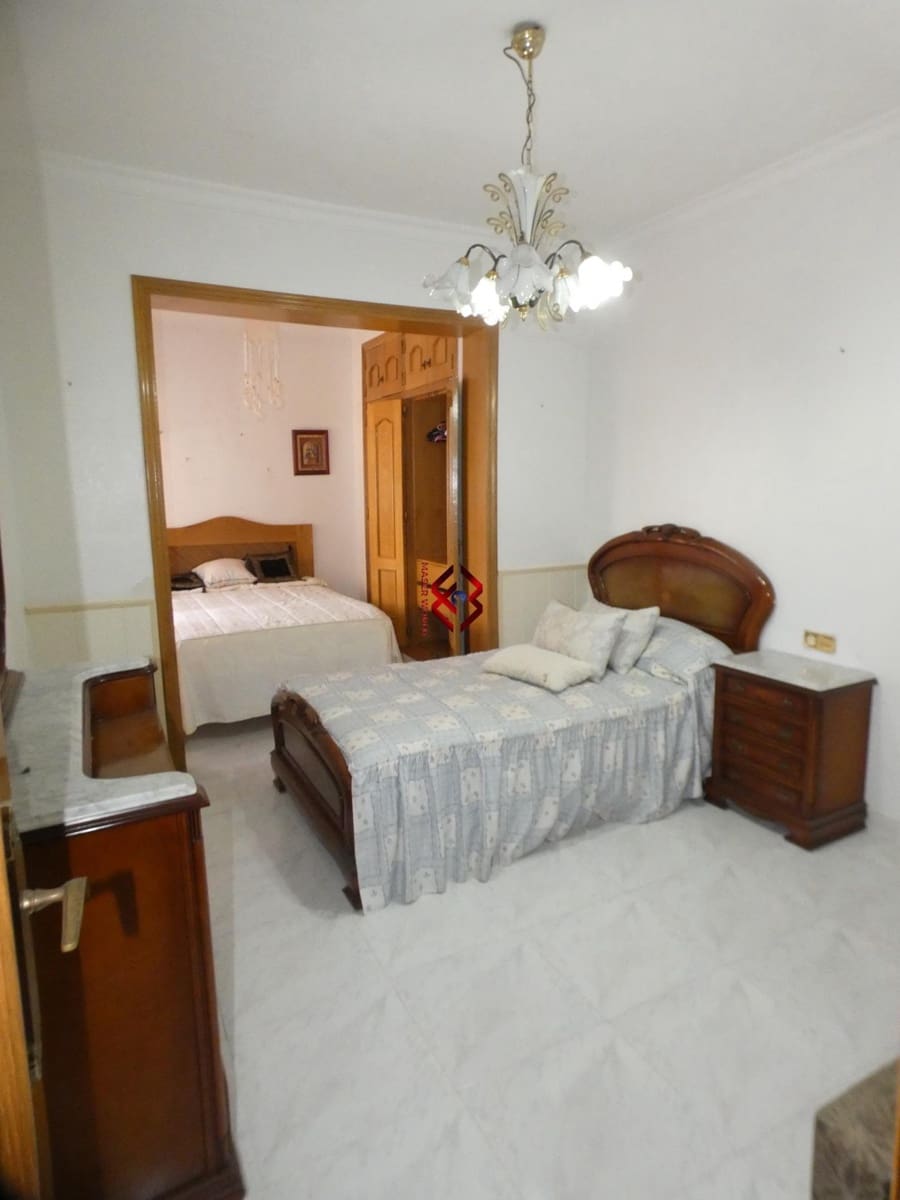 5 bedroom Villa for sale in Puerto de Mazarron - € 215,000 (Ref: 9679791)