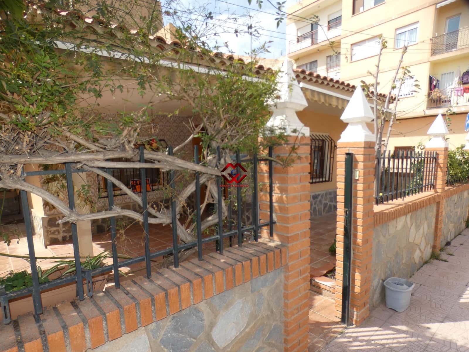5 bedroom Villa for sale in Puerto de Mazarron - € 215,000 (Ref: 9679791)