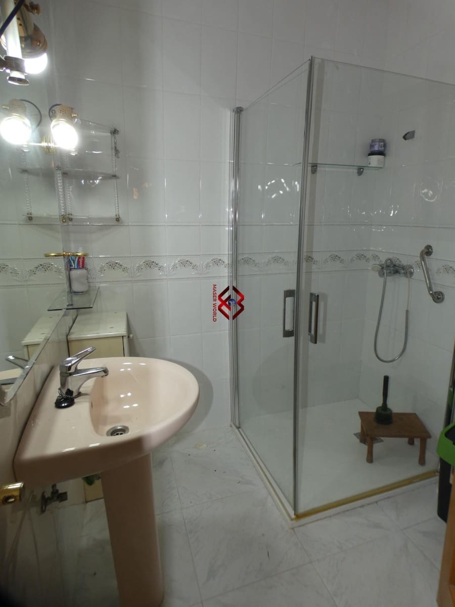 5 bedroom Villa for sale in Puerto de Mazarron - € 215,000 (Ref: 9679791)