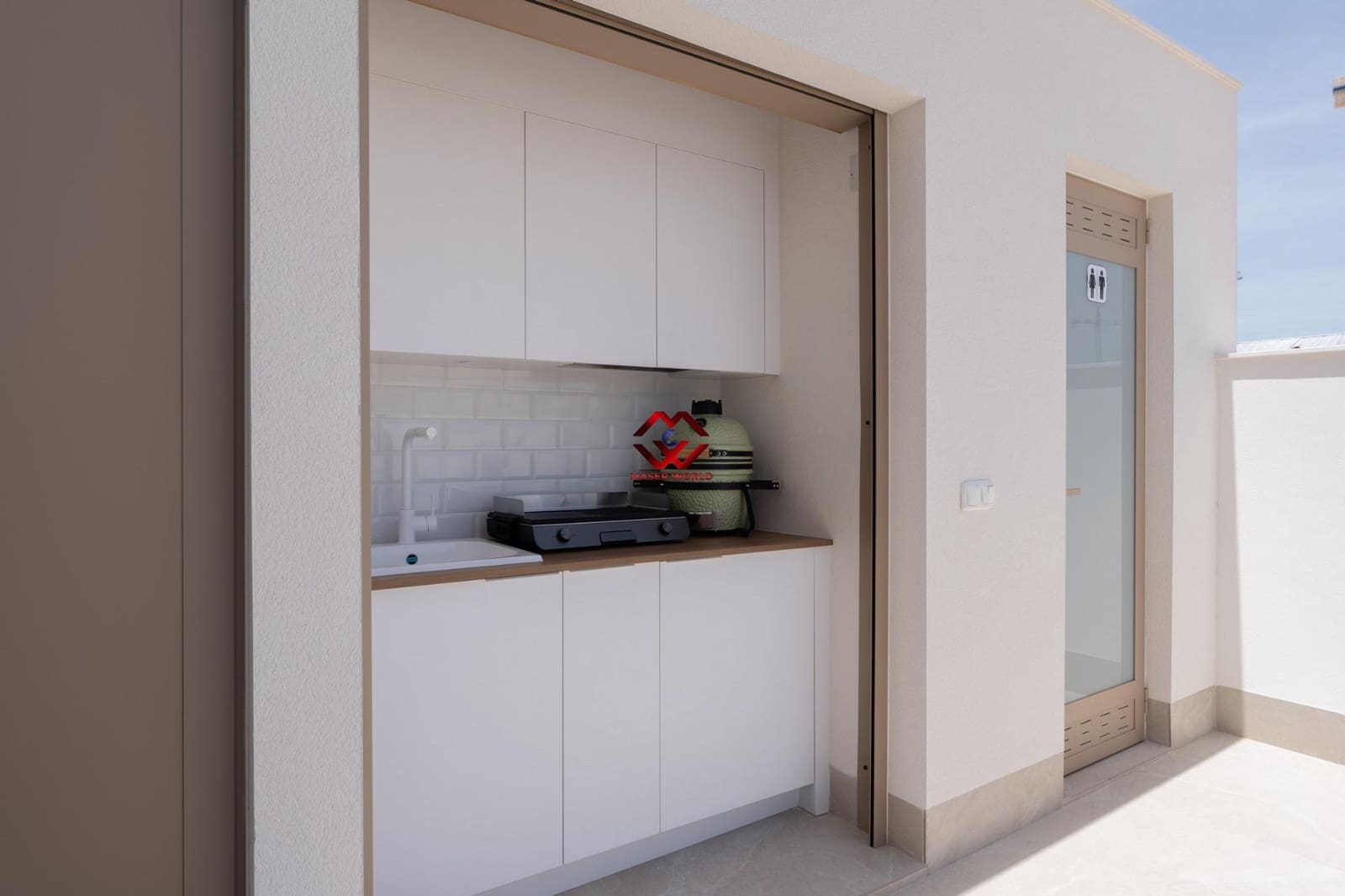 3 soveværelse Semi-Rækkehus til salg i Los Alcazares med swimmingpool - € 630.000 (Ref: 9701580)