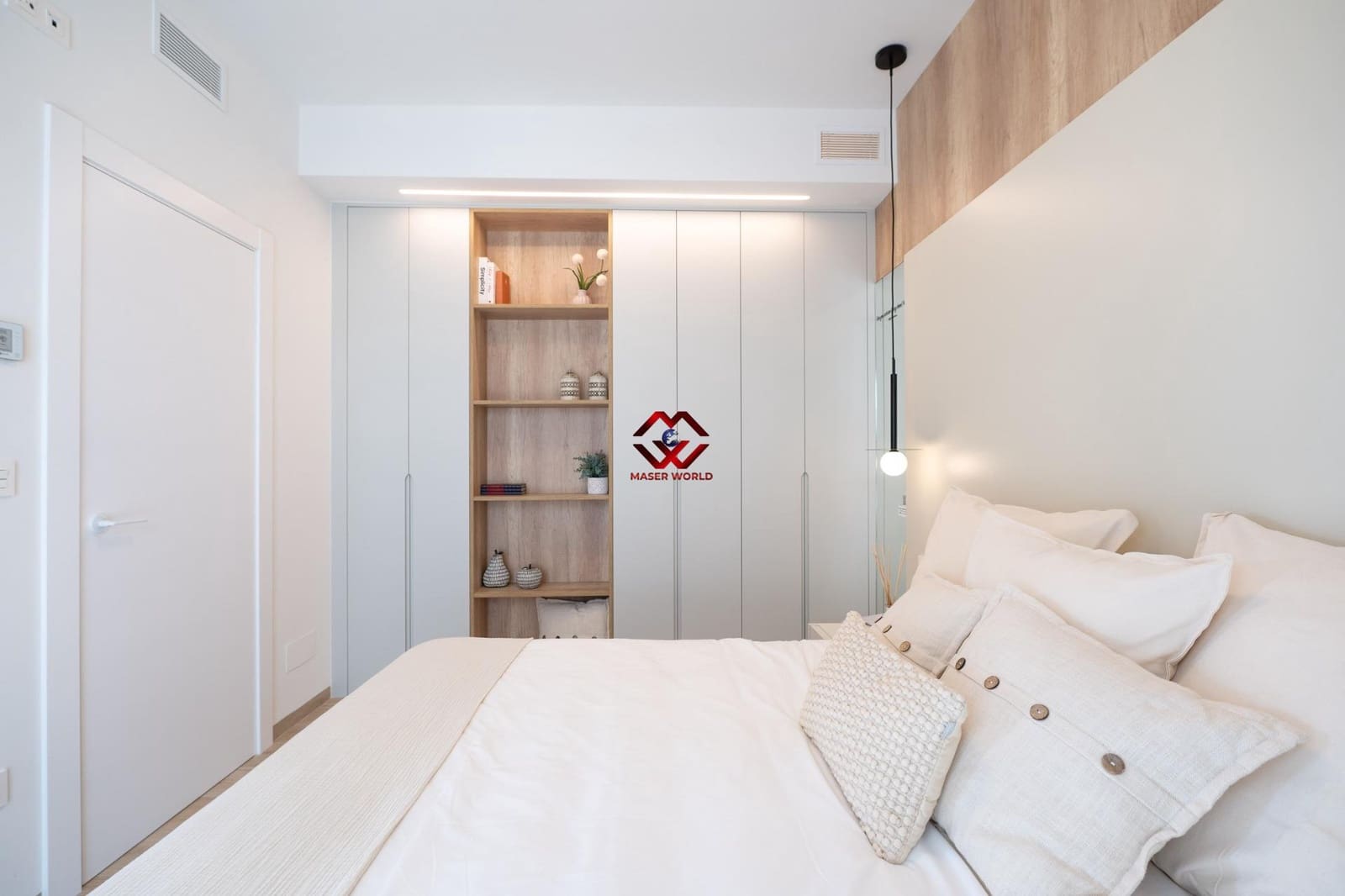 3 soveværelse Semi-Rækkehus til salg i Los Alcazares med swimmingpool - € 630.000 (Ref: 9701580)