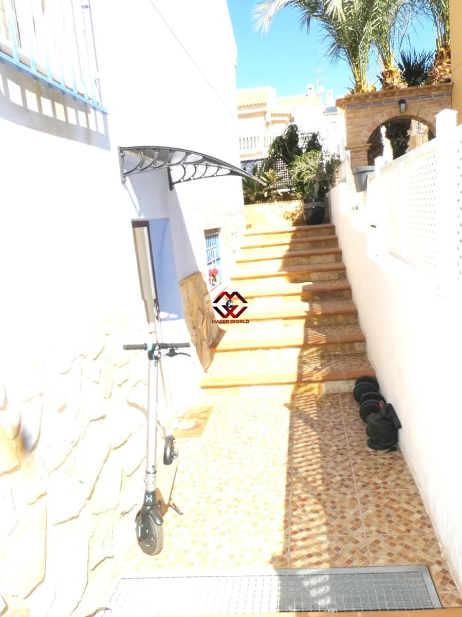 3 bedroom Villa for sale in Alamillo - € 369,000 (Ref: 9738484)