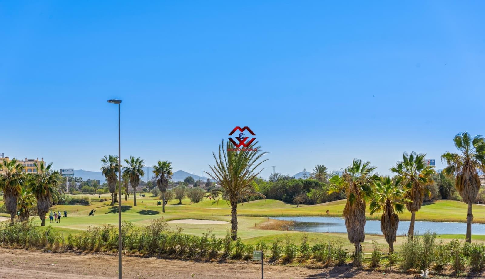 3 quarto Moradia para venda em Los Alcazares com piscina garagem - 689 900 € (Ref: 9783058)