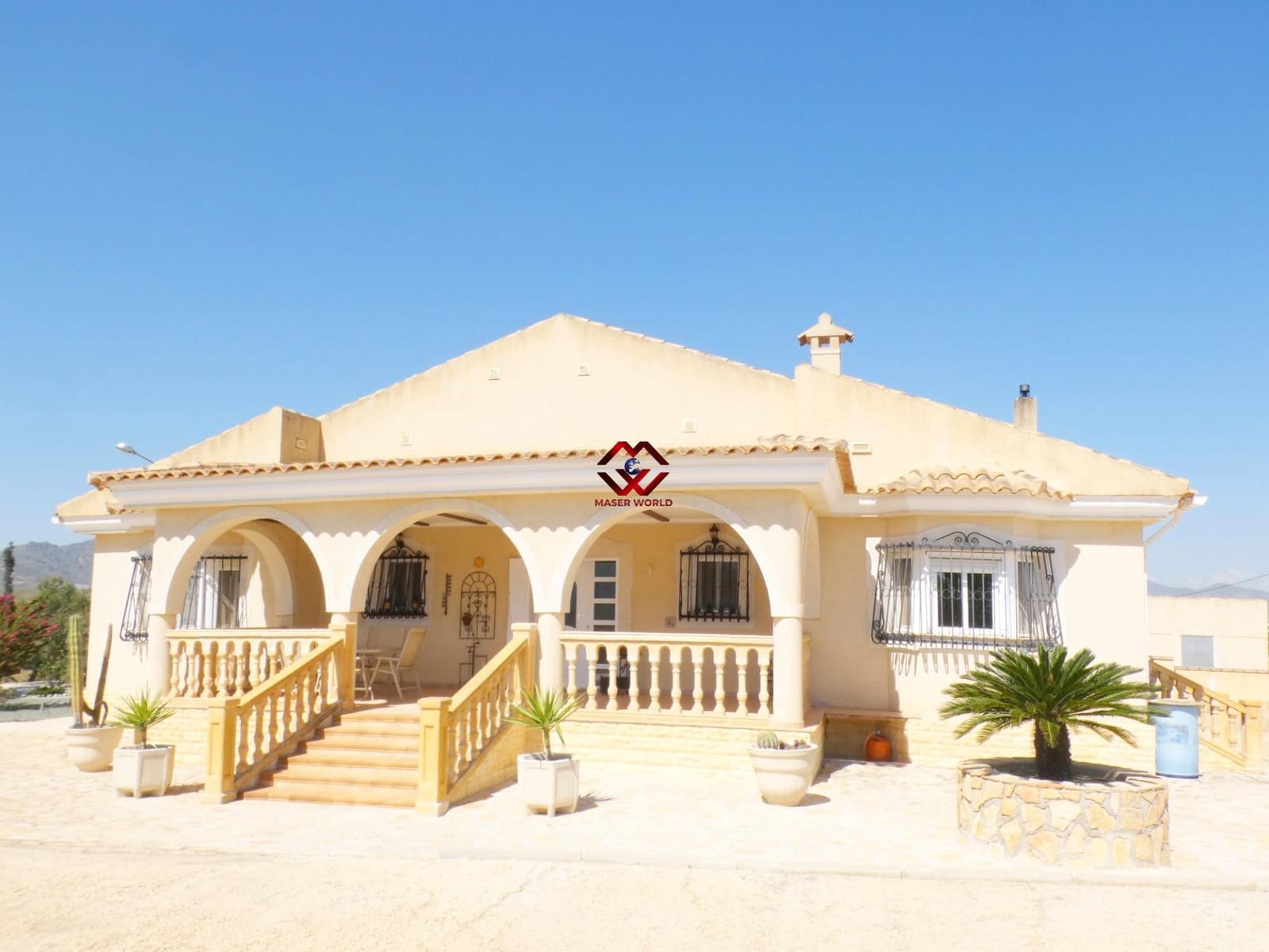 5 chambre Villa/Maison à vendre à Leiva avec piscine garage - 535 000 € (Ref: 9783541)