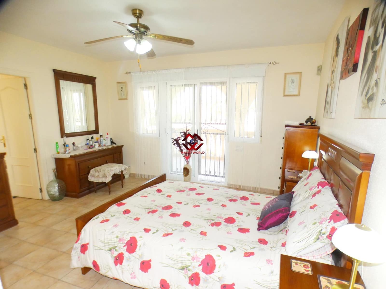 5 chambre Villa/Maison à vendre à Leiva avec piscine garage - 535 000 € (Ref: 9783541)