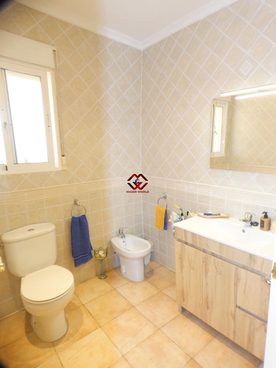 5 bedroom Villa for sale in Leiva with pool garage - € 535,000 (Ref: 9783541)