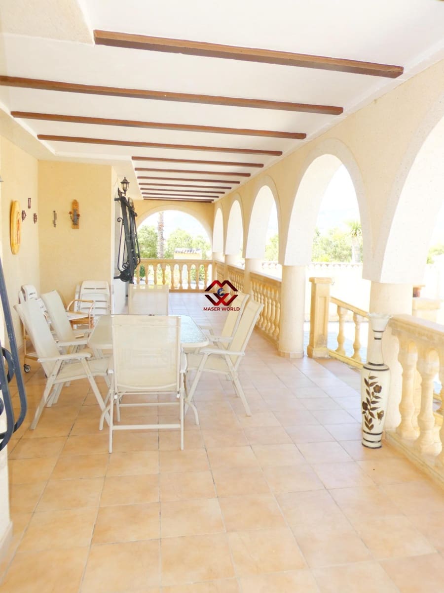 5 bedroom Villa for sale in Leiva with pool garage - € 535,000 (Ref: 9783541)