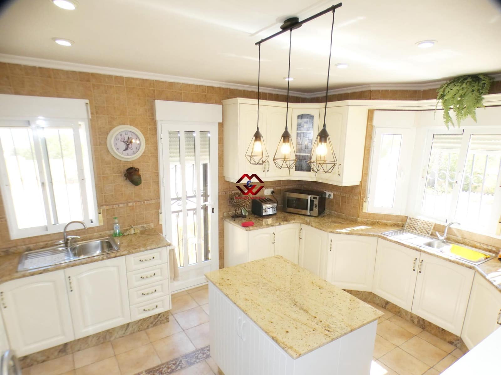 5 bedroom Villa for sale in Leiva with pool garage - € 535,000 (Ref: 9783541)