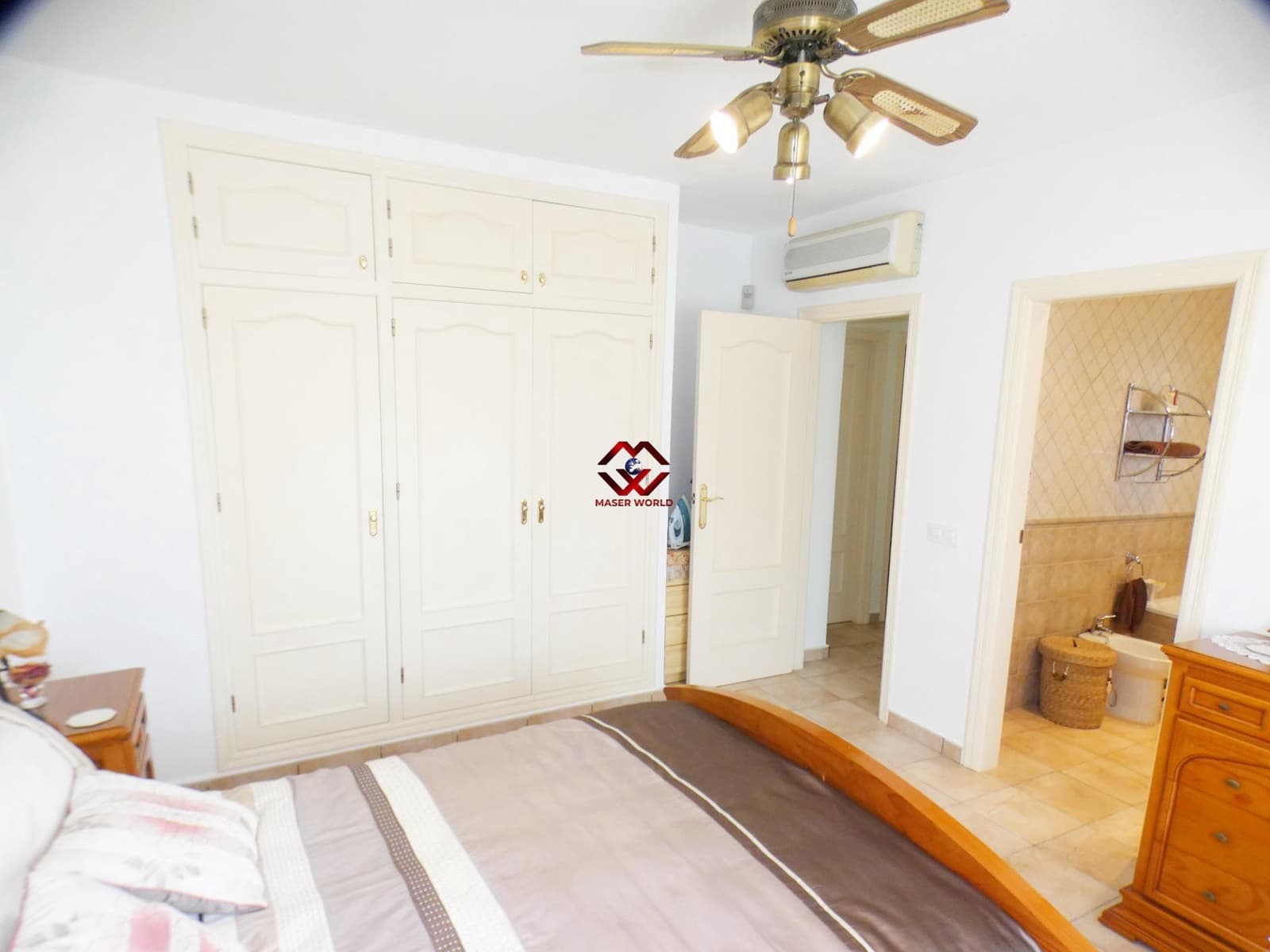 5 bedroom Villa for sale in Leiva with pool garage - € 535,000 (Ref: 9783541)