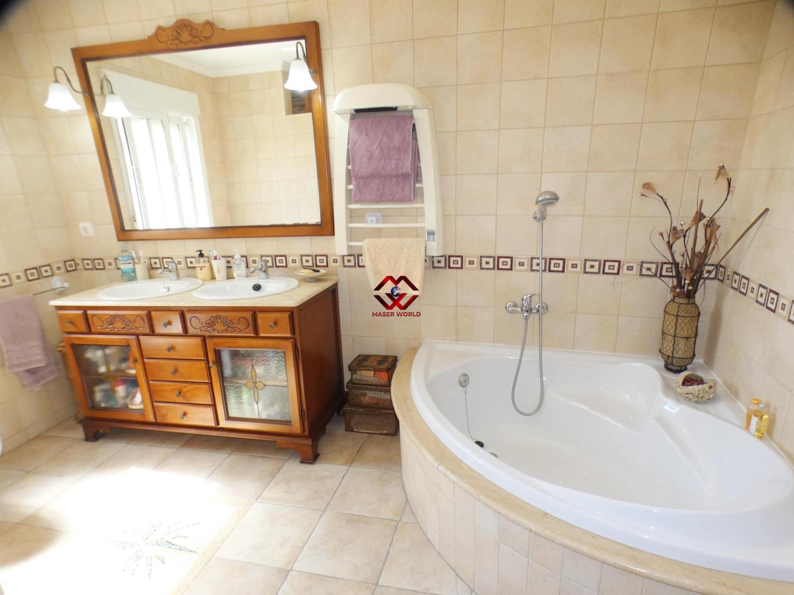 5 bedroom Villa for sale in Leiva with pool garage - € 535,000 (Ref: 9783541)