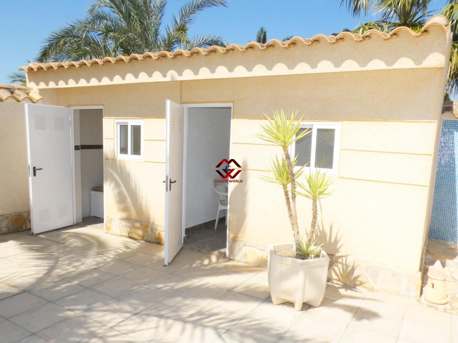 5 bedroom Villa for sale in Leiva with pool garage - € 535,000 (Ref: 9783541)