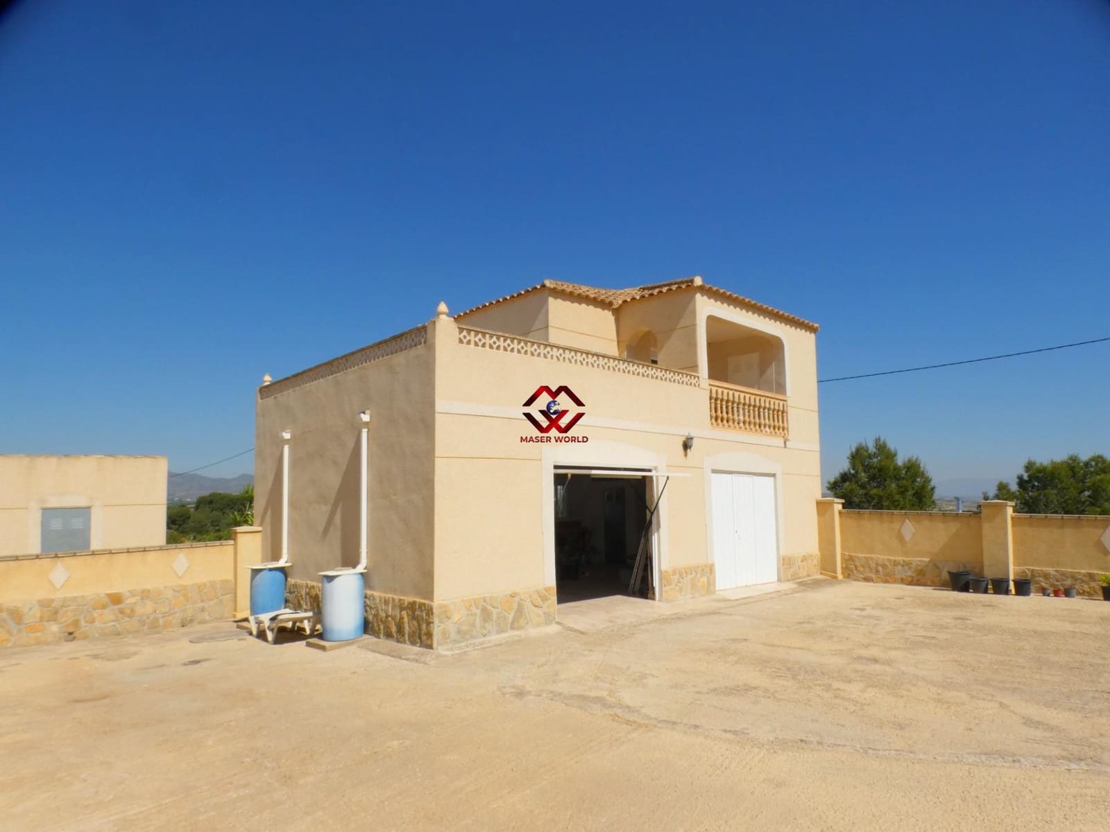 5 bedroom Villa for sale in Leiva with pool garage - € 535,000 (Ref: 9783541)