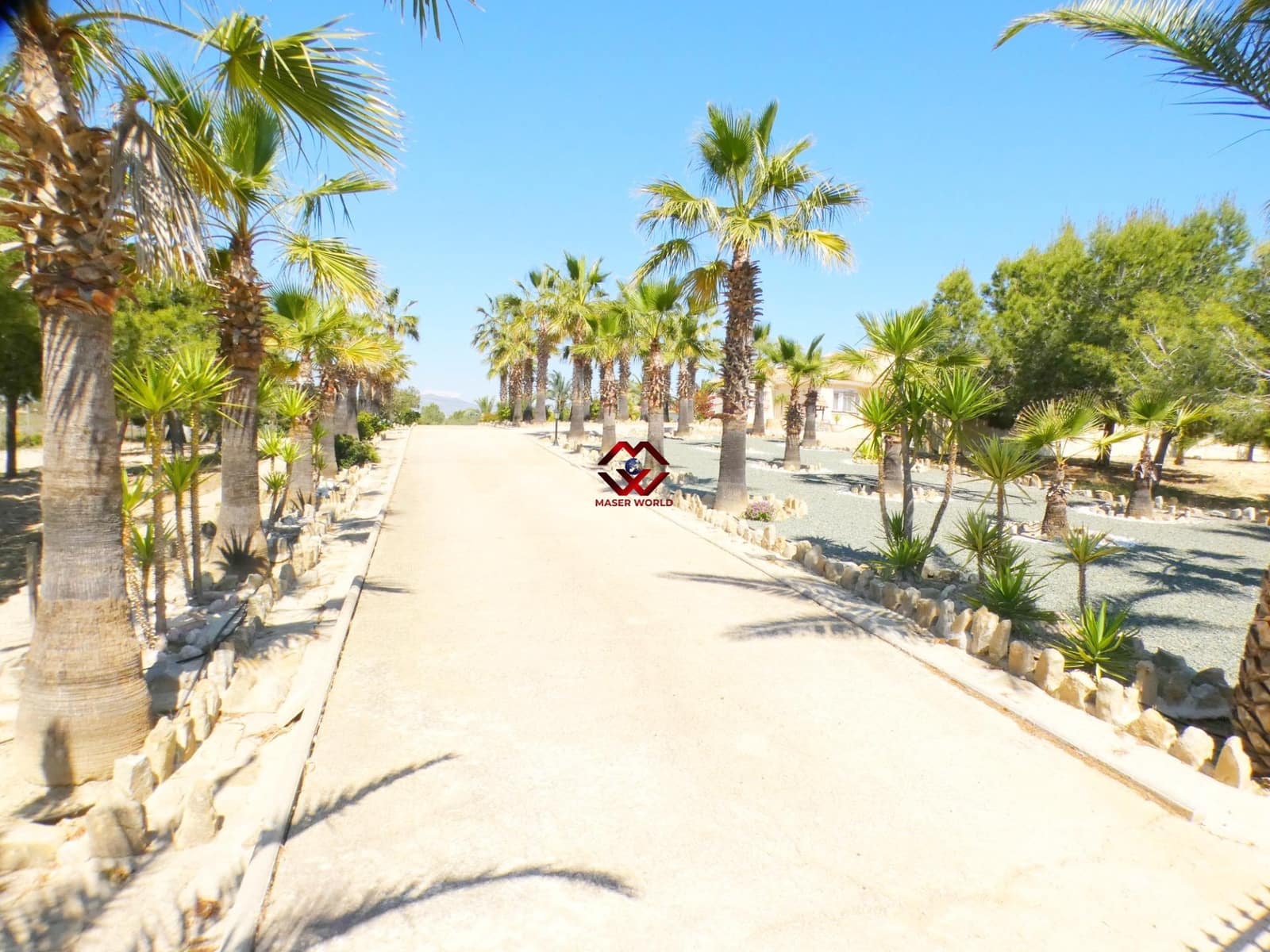 5 bedroom Villa for sale in Leiva with pool garage - € 535,000 (Ref: 9783541)