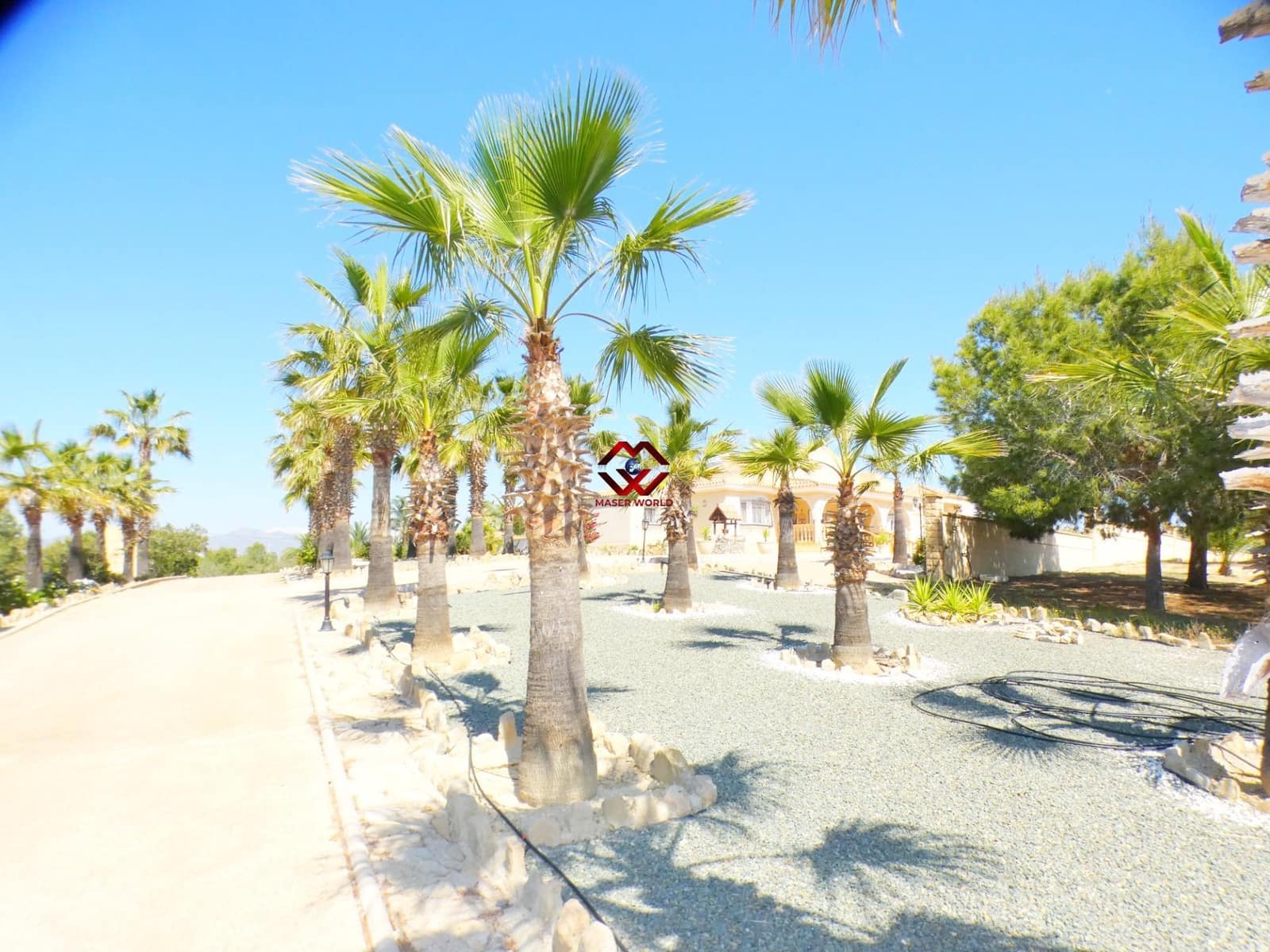 5 bedroom Villa for sale in Leiva with pool garage - € 535,000 (Ref: 9783541)