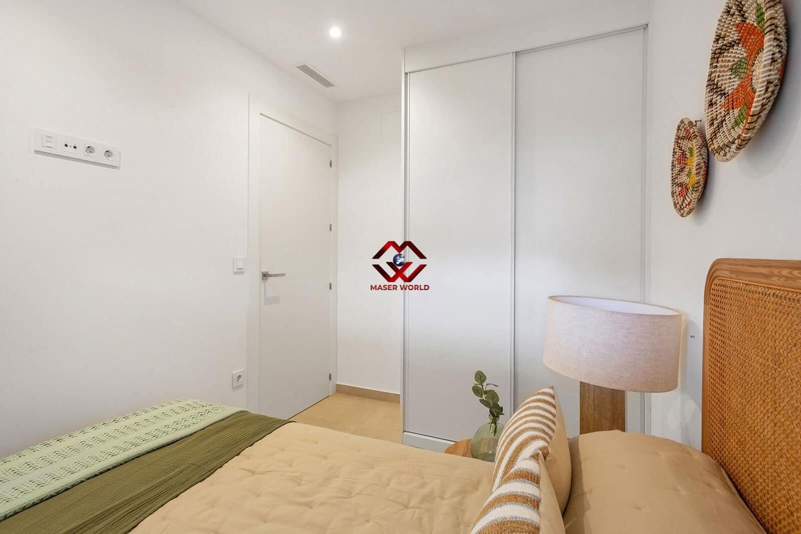 2 soverom Leilighet til salgs i Los Alcazares med svømmebasseng garasje - € 269 900 (Ref: 9783546)