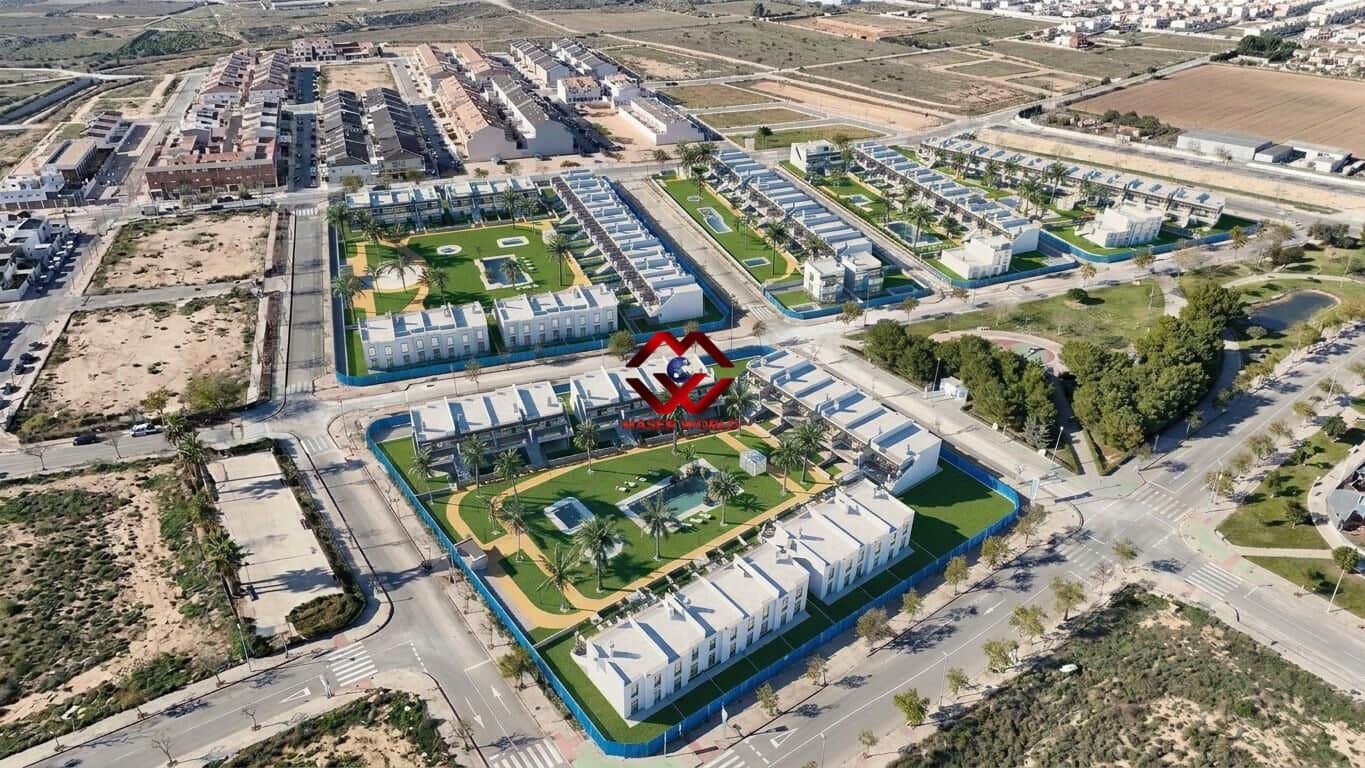 3 sovrum Bungalow till salu i Pilar de la Horadada med pool garage - 375 000 € (Ref: 9790983)