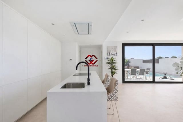 Chalet de 3 habitaciones en Los Alcázares en venta con piscina garaje - 489.000 € (Ref: 9820438)