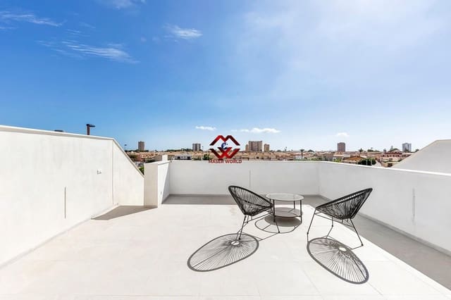 Chalet de 3 habitaciones en Los Alcázares en venta con piscina garaje - 489.000 € (Ref: 9820438)