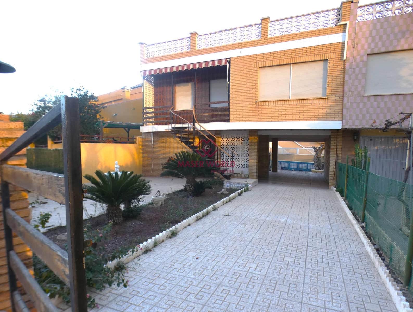 4 bedroom Apartment for sale in Isla Plana with garage - € 299,000 (Ref: 9822846)