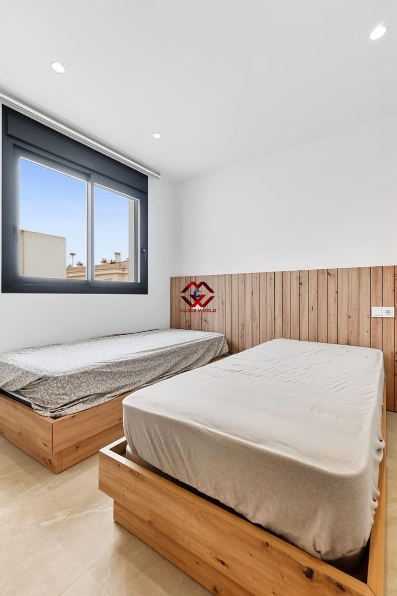 Adosado de 3 habitaciones en Orihuela Costa en venta con garaje - 650.000 € (Ref: 9822848)