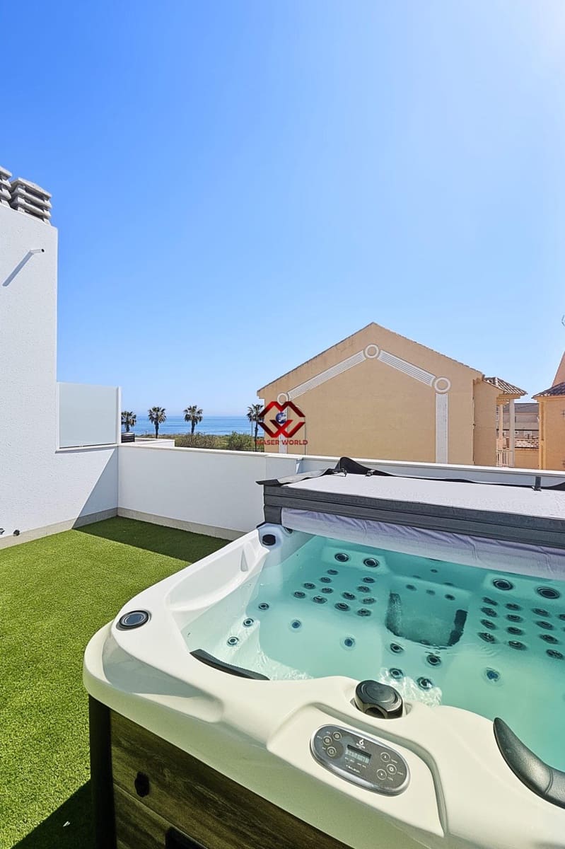 Adosado de 3 habitaciones en Orihuela Costa en venta con garaje - 650.000 € (Ref: 9822848)